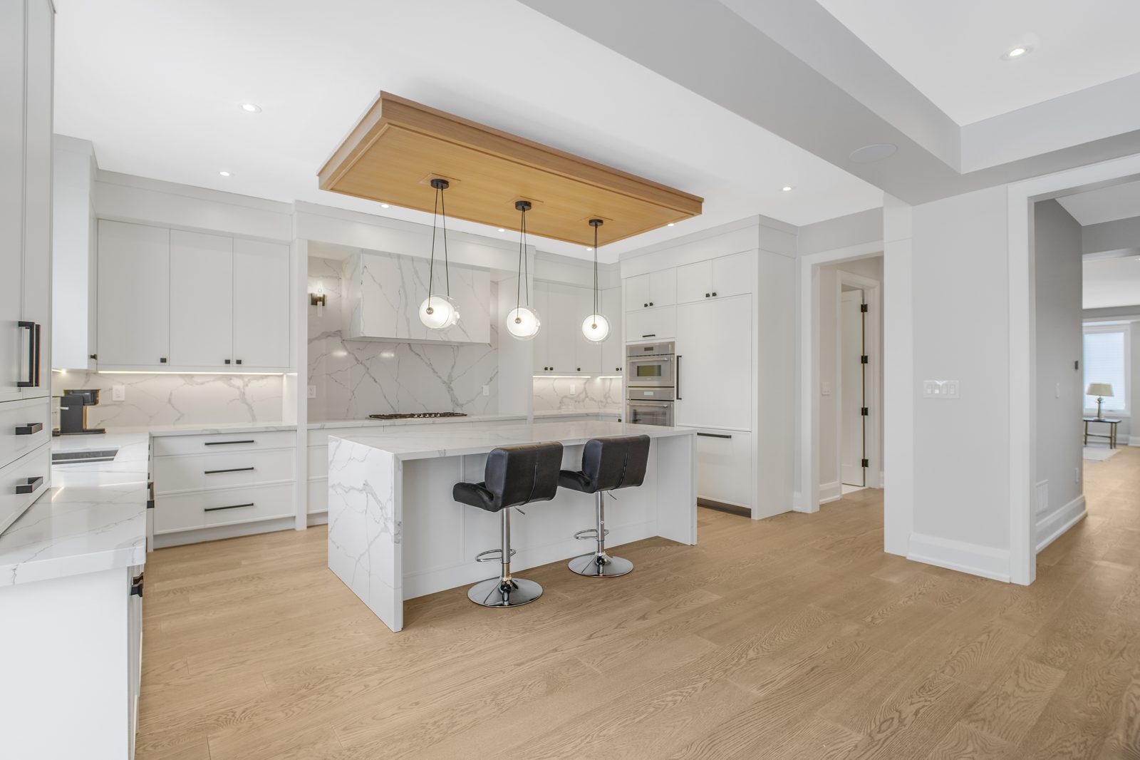 White kitchen photo on the listing site